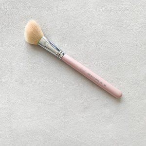 Sigma Pink Contour Makeup Brush